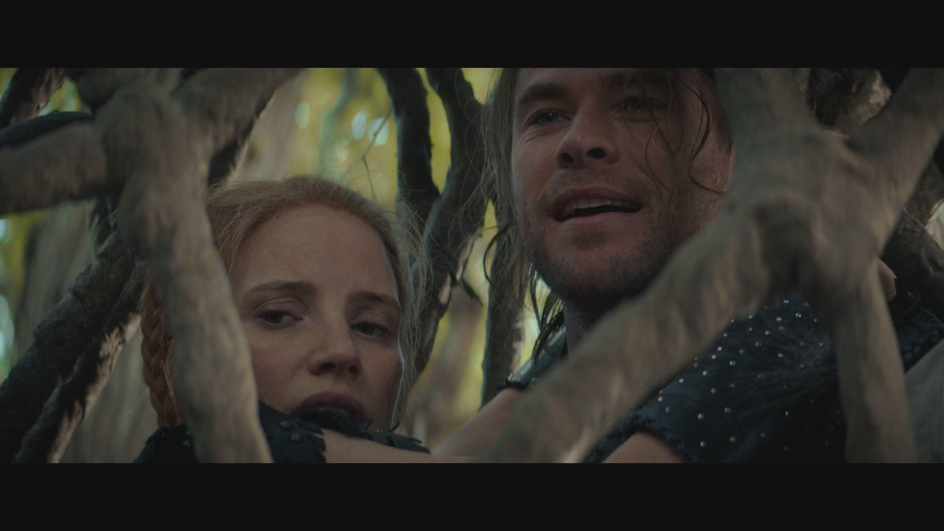 JCN-TheHuntsman-Screencaptures_0708.jpg